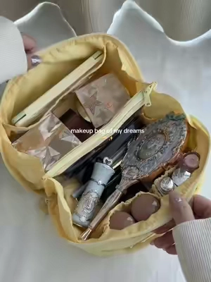i am sooooooo obsessed 😍 #makeupbag #chicfinds #makeuporganization #travelmakeupbag 