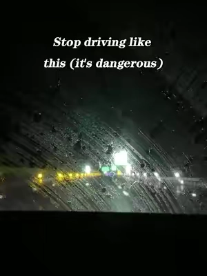 The oil film on the glass can easily lead to dangerous driving during heavy rainstorms and at night #dangerous #CarClean #Windshield #oilfilmcleaner #tiktok    