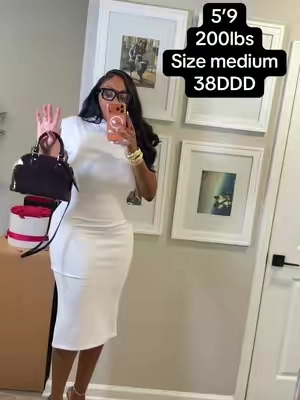 This bodycon dress is so sexy and still classy 