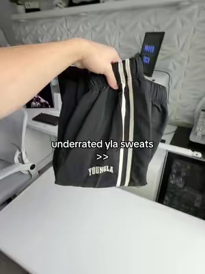 Lightweight material too >> #pants #sweats #youngla 