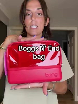 Love how the side is wide and things don’t fall out of it too❤️ #bogg #boggsnends #cosmeticbag #musthave 