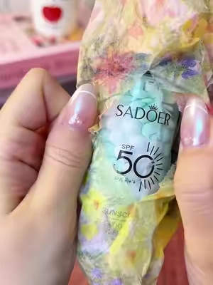 Prebase 3en1 SPF50+ borra poros y unifica tu piel 🧴#tiktokshop#fyp #makeuptutorials #tiktokshopstockup👇🏻👇🏻👇🏻😍