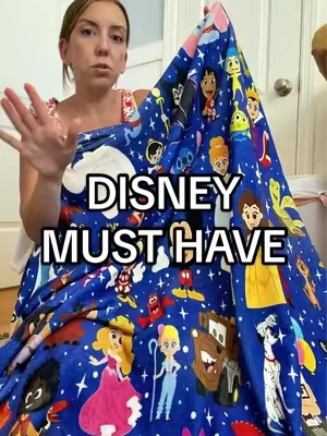 how freaking cute is this!?! 🐭#disneyblanket #disneyfind 