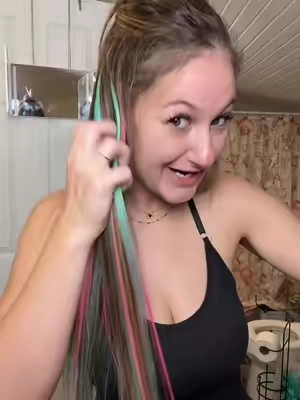 These colored micro link extensions are so pretty and so easy to install #Wennalife #MicroLinkExtensions #MicroBeadExtensions #HumanHairExtensions #HairExtensions @WENNALIFE 