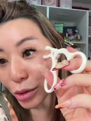 Must Get!!! @NinetynineDreams #ninetyninedreams #diylashes #partialcurler #eyelashcurler #lashcurler 