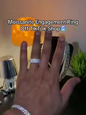 #moissanite #engagementring #ring #weddingring #moissanitejewelry 