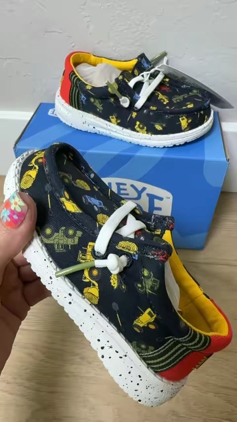 Have you seen a cuter pair of HeyDudes?! #toddlershoes #backtoschoolshoes #toddlerheydudes #kidsheydudes #tiktokshopcreatorpicks 