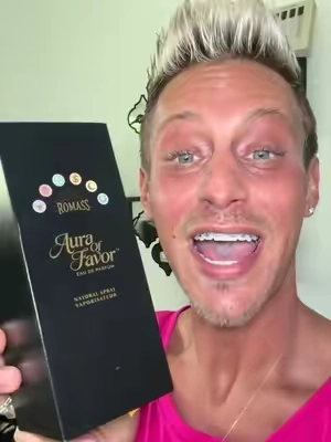 #auraoffavor #romass #cologne #parfum #luxury 