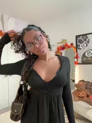 desperately need more tops in this style 