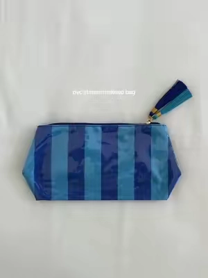 #makeupbag #makeup #makeuppouch 