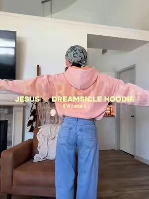 What a great combo👏🏼👏🏼 #christianhoodie #oversizedhoodie #summerhoodie #fashiontiktok #christiantiktok 