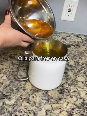 Olla para aceite con canasta para freír y filtro para guardar el aceite. Ideal para freír en casa y reutilizar el aceite fácilmente. Stainless Fryer Set #OllaParaAceite #FreidoraDeAceite #OllaParaFreir  #Stainless #Fryer @PUCOHOUSE 