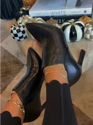 The cutest little kitten heel booties for fall 🤎🍂 #FallBooties #KittenHeelBoots #AnkleBooties #FallShoes #FallStyle 