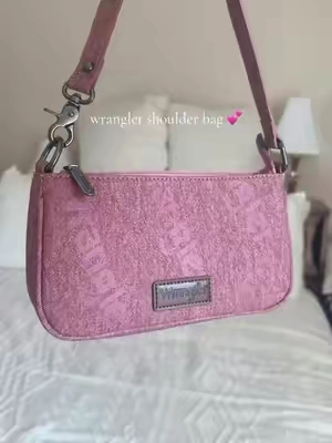 the cutest little wrangler purse 😍 #wrangler #shoulderbag #purse #wranglerpurse #westernfashion 