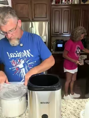Viral Ice Cream Maker! #icecream #icecreammachine #icecreammaker #tiktokshopcreatorpicks #tiktokshopsummersalesale 
