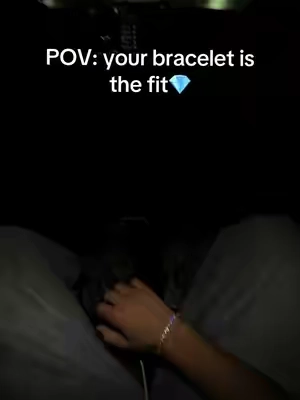 dancing 💎 #fypシ #tennisbracelet #jewelrytiktok #luxury #fashiontiktok 