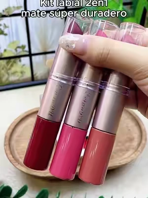 Kit labial 2en1, mate súper duradero💄#tiktokshop #makeuptutorials #tiktokshopstockup #SohoChic#TikTokshopbacktoschool