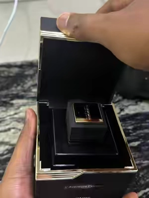 Smell Rich on a Budget, Luxury Scents for Less #affordableluxury #fragrancetips #perfumehacks #smellgood #creatorsearchinsights 