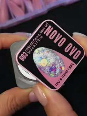 Great aesthetics and texture all in one, I’m totally obsessed!✨FL#nail #glitter #glitternails #nailsdesign #diynails 