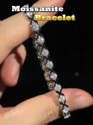 New 2026 Moissanite XOXO Tennis Bracelet.#delzzad #moissanitejewelry #unisexjewelry #2026trend #sparkleandshine #giftguide #bracelet #moissanitebracelet #bangle #TikTokshopbacktoschool#crossbracelet