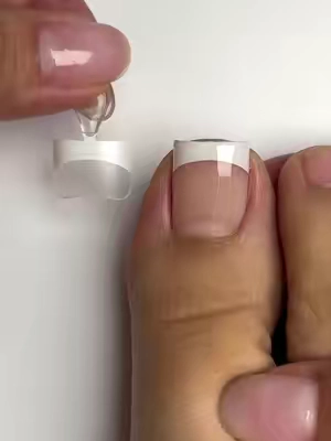 French tips. Never out of style. 🤍TY #fyp #frenchnails #pressonnails #nail #toenail 