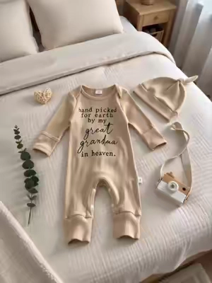 #babyonesie #babyannouncement #babyshowergift #newmom #handpicked  