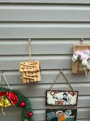 If you want to decorate your vinyl siding, stop drilling a hole ! Watch this game changer ! #vinylsiding #villa #DIY #homedecor#sohochic 