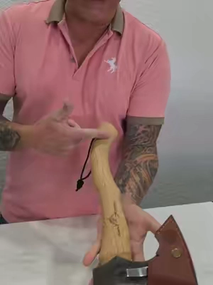 Hace con un cabo avanzado para mejor estabilidad y agarre con dos manos al mismo tiempo #axe #madera #cortar #bosque #monte 