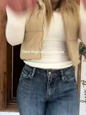 My fav jean ever @Wild Oak Boutique #jeans #momjeans #thickthighapprovedjeans #fallfashion #wildoakboutique 