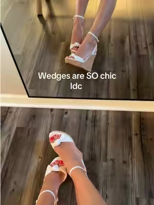 Hottest shoe I’ll go first #wedges #windsor #chic #chicshoes 