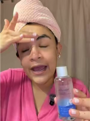 Paso 1 en la preparation de la piel #skincare #mixsoon #hyaluronicacid @mixsoon 