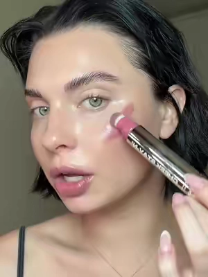 Wearing shade 3!!! This is forever a staple in my makeup bag 👏😻 #tiktokshopcreatorpicks #tiktokshopsummersale #cheekstayn #blushstain #blushhack 