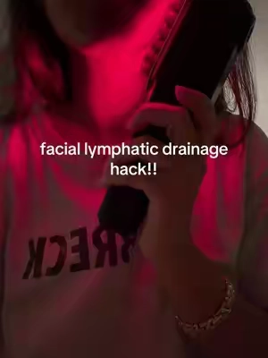 beyond obsessed with this vibrating massager with red light that I’m using to depuff and snatch my face and also for scalp massage! 