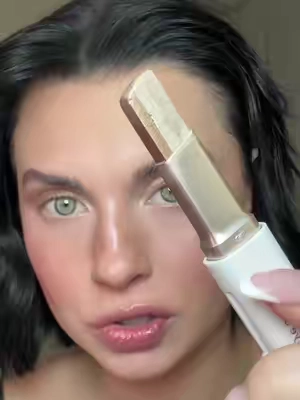 Easiest eyeshadow EVER 😻👏 #tiktokshopcreatorpicks #tiktokshopsummersale #easyeyeshadowtutorial #eyeshadowhack #creameyeshadowstick 