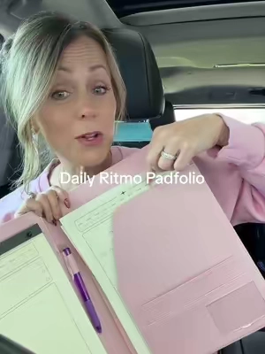 This legal sized luxury Padfolio includes the legal pad for keeping you organized and is such excellent quality!! #dailyplanner #designerdailyplanner #planner #notebook #luxuryfinds 