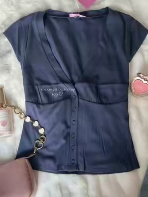 I love it! ♡ #edikted #buttonup #backtoschoolshopping #buttonupshirt #outfitinspo 