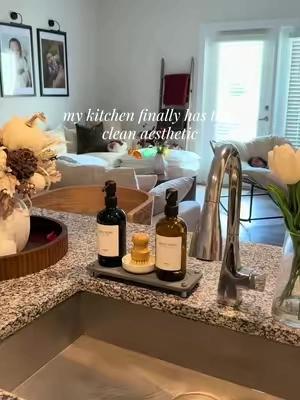 Pequeños detalles que si hacen un gran cambio 🤎🍂✨🧼 juego de dispensador de jabón 🧴 #kitchenessentials #homedecor #KitchenHacks  #soapdispenser #kitchendecor  