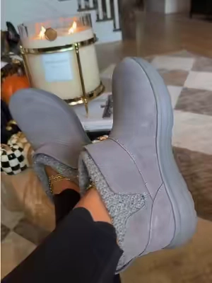 Skechers Slip-ins boots are the cozy hands-free boots you can step right into for busy mornings, errands, and chilly days #Skechers #SkechersSlipIns #SlipInBoots #FallBoots #WinterBoots 