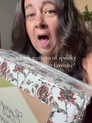 Emryn house Halloween spooky bedding sheet sets @HSN, Inc #halloweenbedding #halloweensheets #bedsheets #halloweenbedroom #skullsheets 