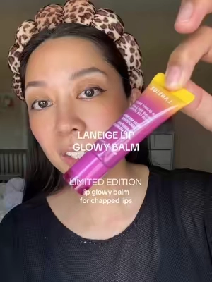 This lip balm lives in my purse 24/7 because it keeps my chapped lips hydrated & it’s more compact. 🥭✨ #lipbalm #hydratedlips #TikTokshopbacktoschool #backtoschool #sohochic