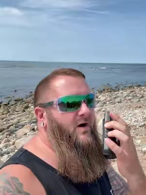 CELLULAR WALKIE TALKIES. TALK ANYWHERE.