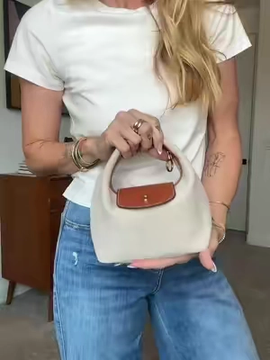 This is the color khaki. #3in1bag #crossbodybag #clutch #shoulderbag #travelbag 