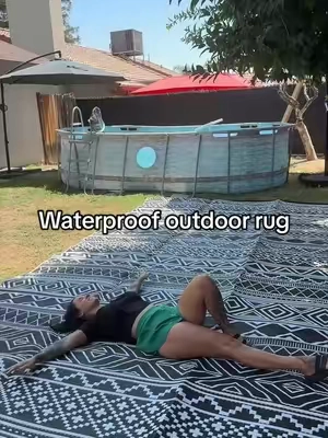 The perfect huge outdoor waterproof rug @GARVEE #washable #patiomakeover #patio 