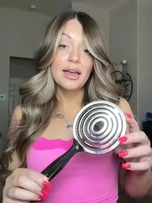 Best hair brush in the world tbh #hair #hairbrush #detanglingbrush #brush #halovida 
