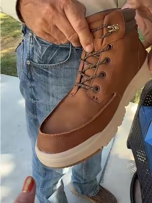 The @HeyDude Bradley Boots are back!! Talk about pure comfort!! I wouldn’t wait on these! #heydudes #heydudebradleyboot #bradleyboots #tiktokshopcreatorpicks #TikTokshopbacktoschool 
