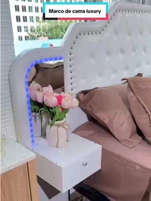 Marco de cama elegante ✨🤍luces led,centro de carga ,4 gavetas y 2 mesitas de noche flotante 💯🥰una belleza total pide la tuya antes que se agote 10/10 #cama #storage #bedroom #luxury #led 