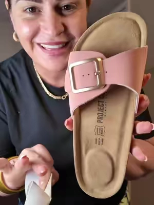 🤎 De esas sandalias que te pones una y otra vez. Project Cloud de piel genuina, con hebillas ajustables y un estilo casual súper fácil de combinar para el día a día.  #ProjectCloud #SandaliasDeMujer #CalzadoFemenino #EstiloCasual #TikTokShopFinds