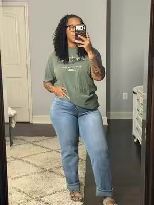 Replying to @ambrialm the details on my straight leg jeans #jeans #straightlegjeans #womensjeans #fashionnovajeans  #tiktokshopcreatorpicks @Fashion Nova 