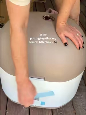 I don’t know why I waited so long to get automatic litter boxes! They are seriously life changing!!! @Warcat Pro #warcat #warcatpro #automaticlitterbox #selfcleaninglitterbox #litterbox 