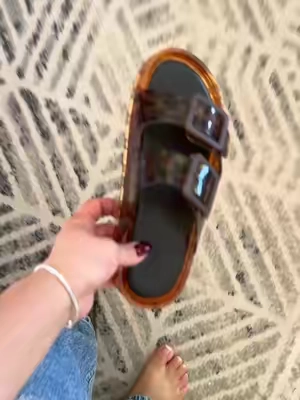 #sandals #shoes #jellyshoes #OOTD #outfit  